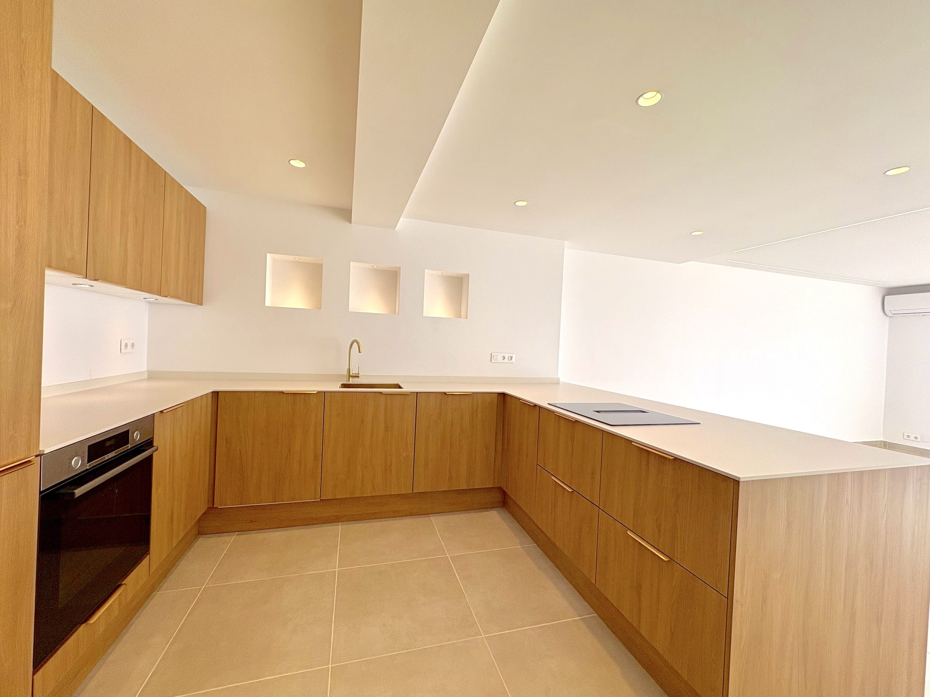2 Bedroom Apartment in Fuengirola - Photo 7