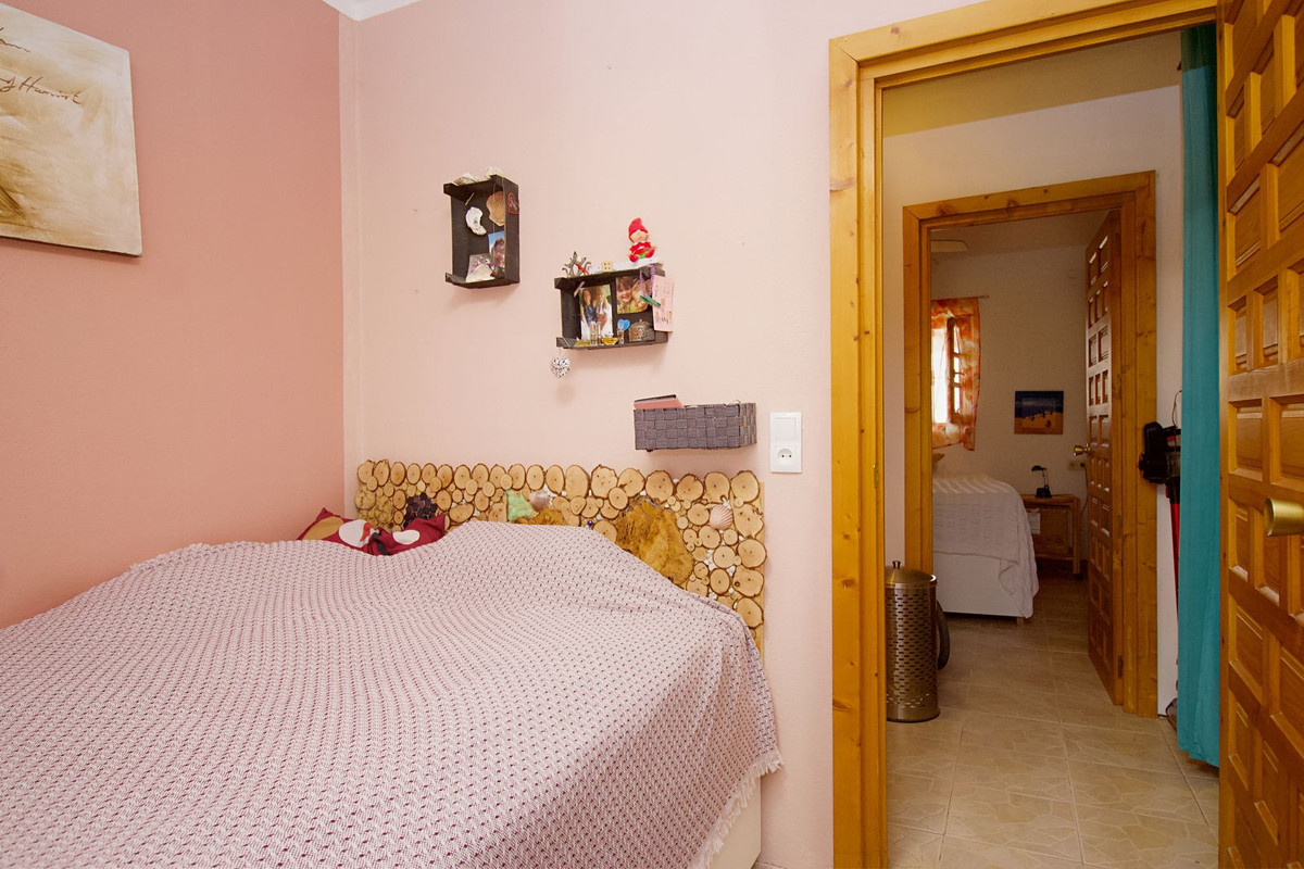 5 Bedroom Villa in Coín - Photo 25