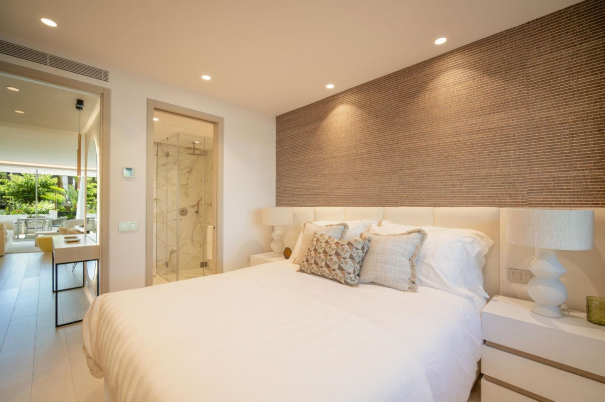 3 Bedroom Apartment in Marbella - Photo 8