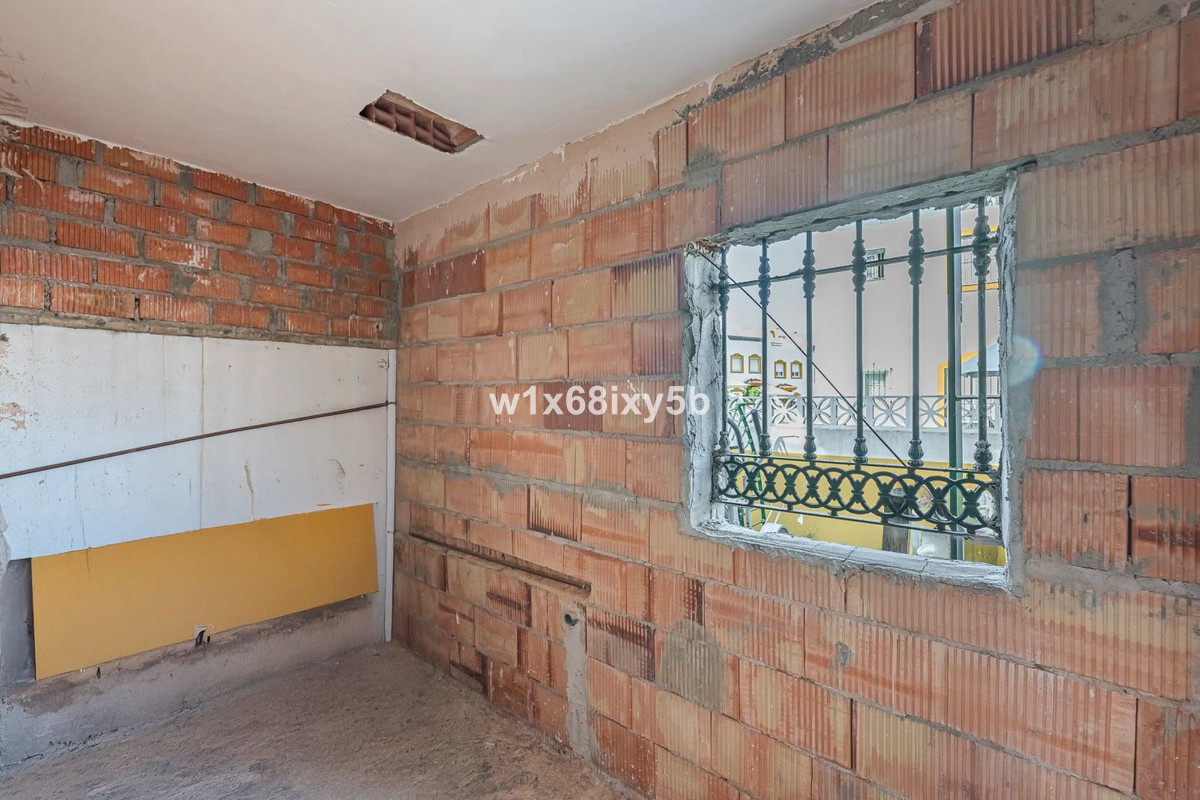 4 Bedroom Townhouse in San Pedro de Alcántara - Photo 15