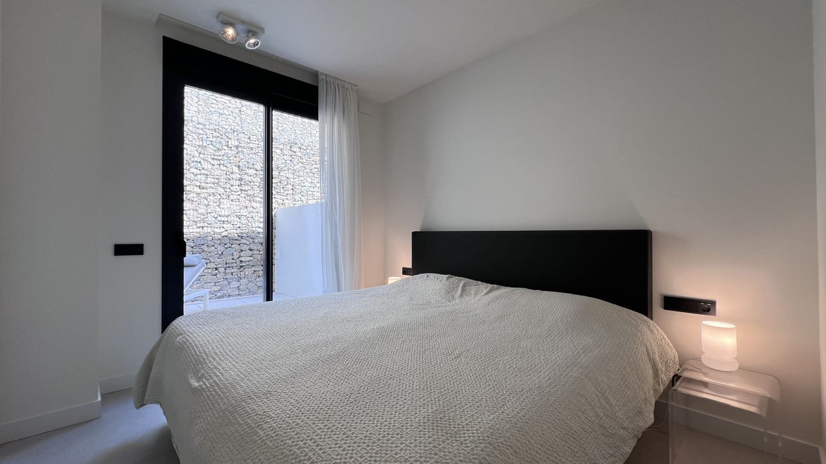 3 Bedroom Apartment in Marbella - Photo 14