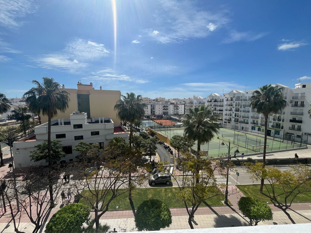 3 Bedroom Apartment in Estepona - Foto 3