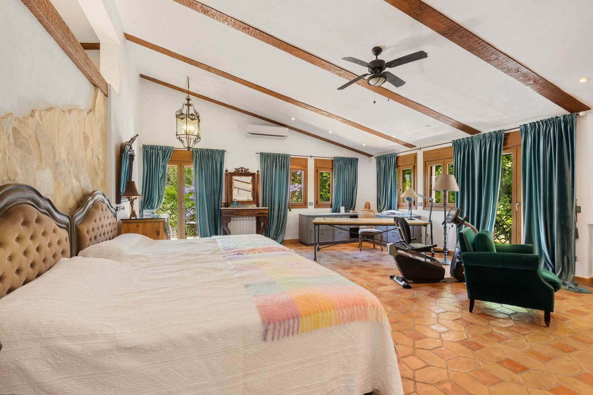 4 Bedroom Villa in San Pedro de Alcántara - Фото 29