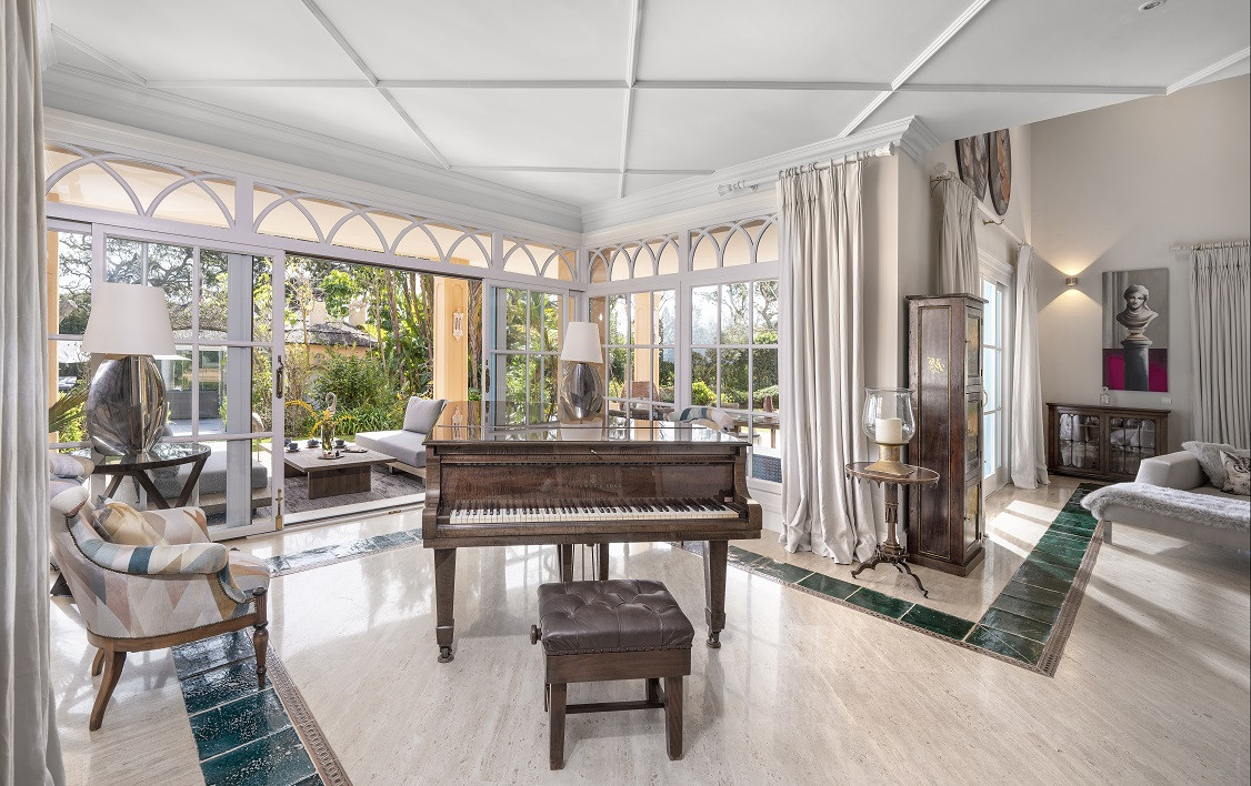 5 Bedroom Villa in San Roque - Photo 3