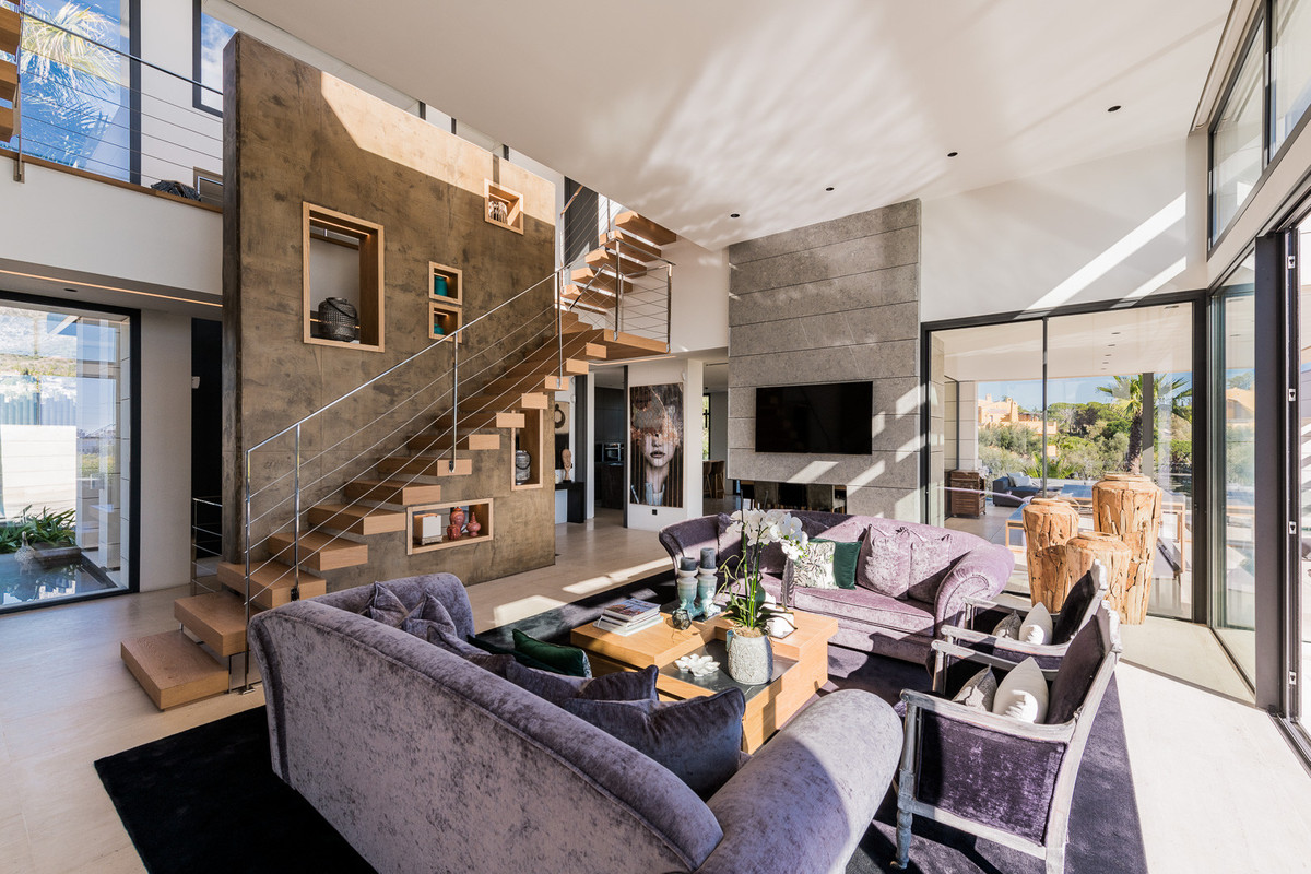 6 Bedroom Villa in Marbella - Photo 7