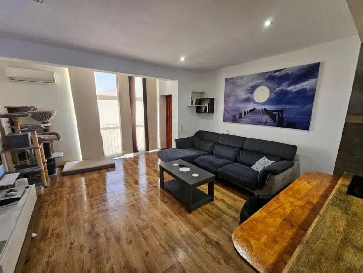 2 Bedroom Apartment in Marbella - Photo 10
