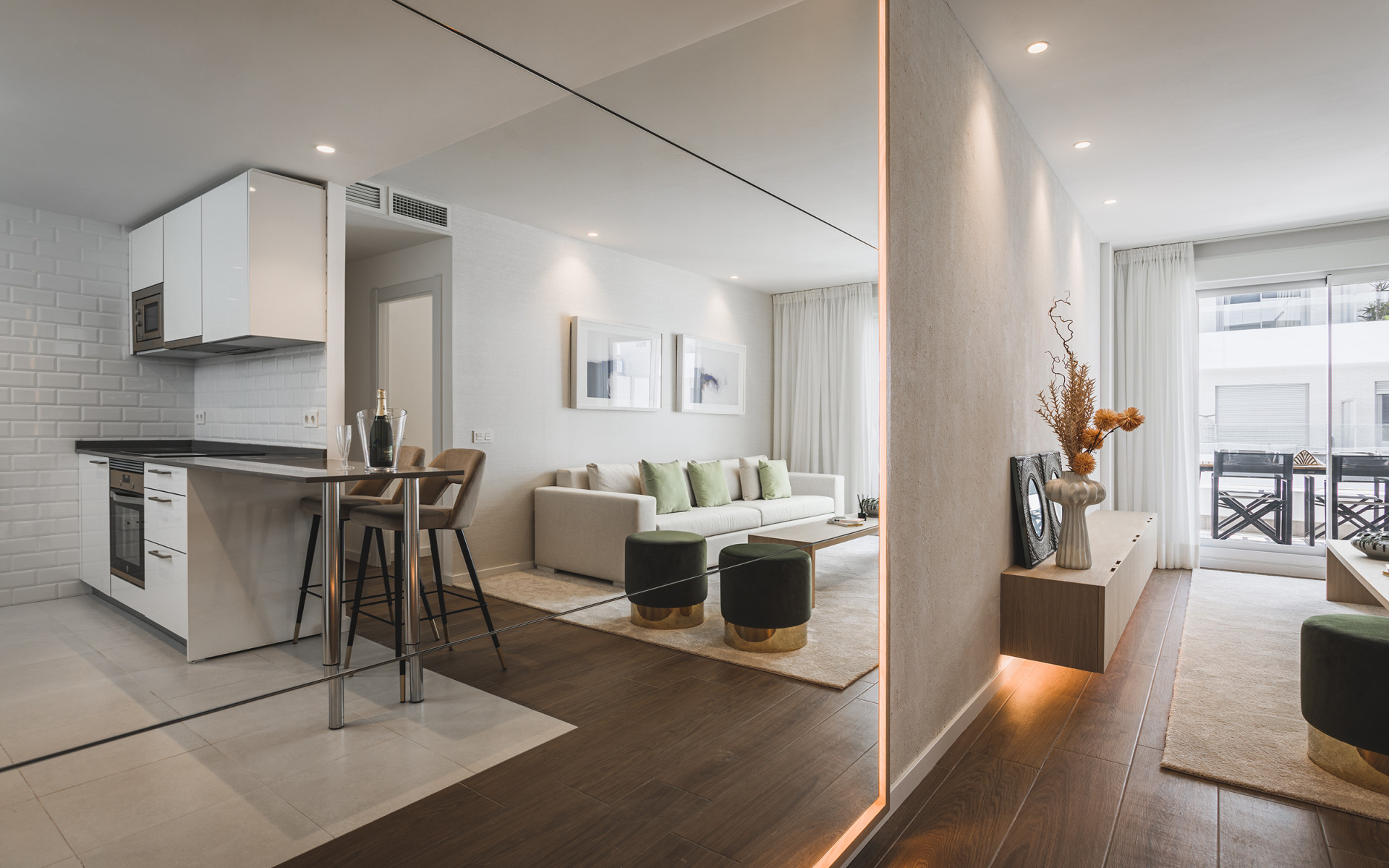 2 Bedroom Apartment in Marbella - Photo 6