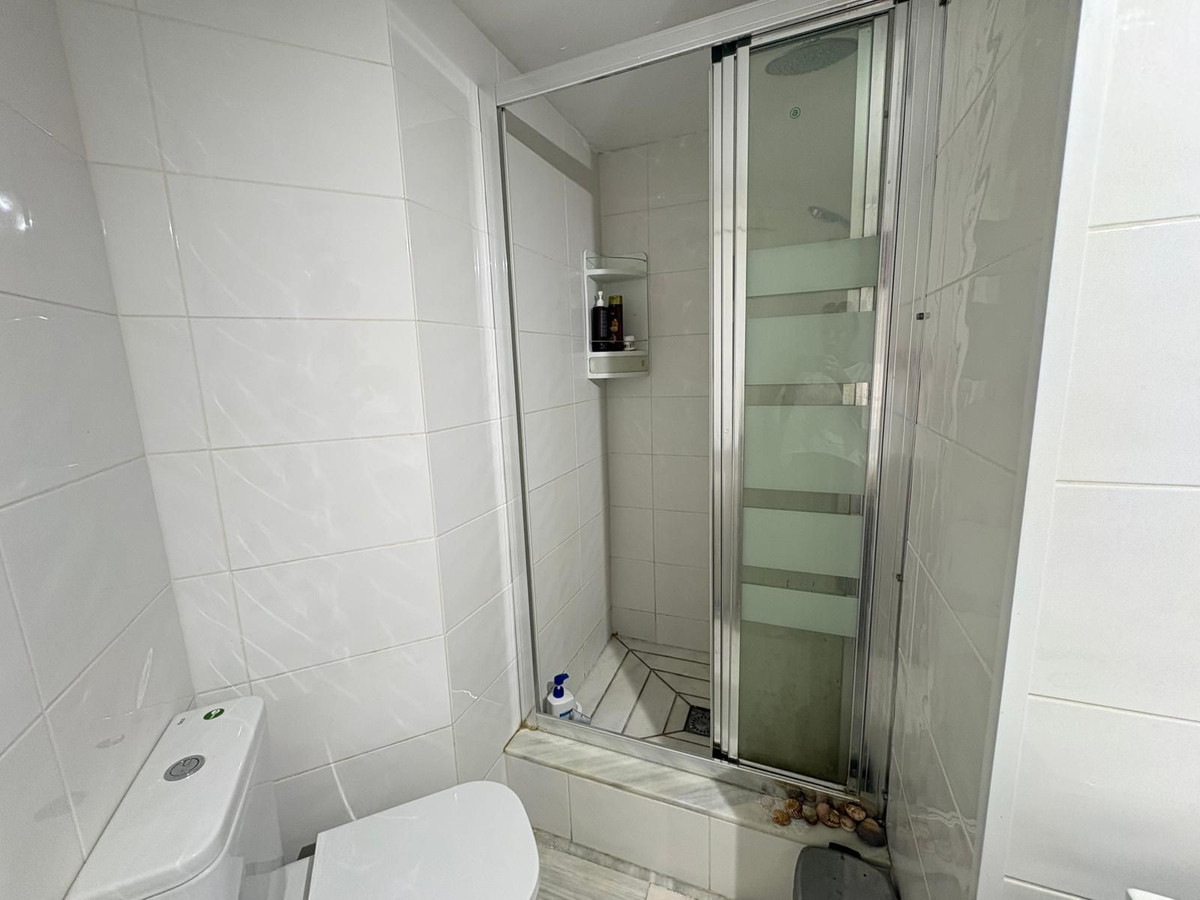 2 Bedroom Apartment in Mijas - Photo 16