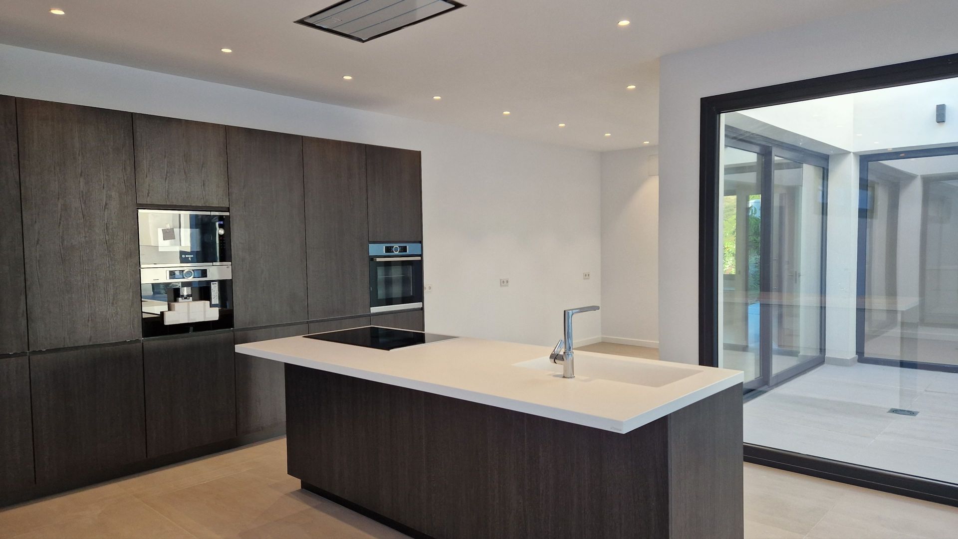 4 Bedroom Villa in Marbella - Photo 11