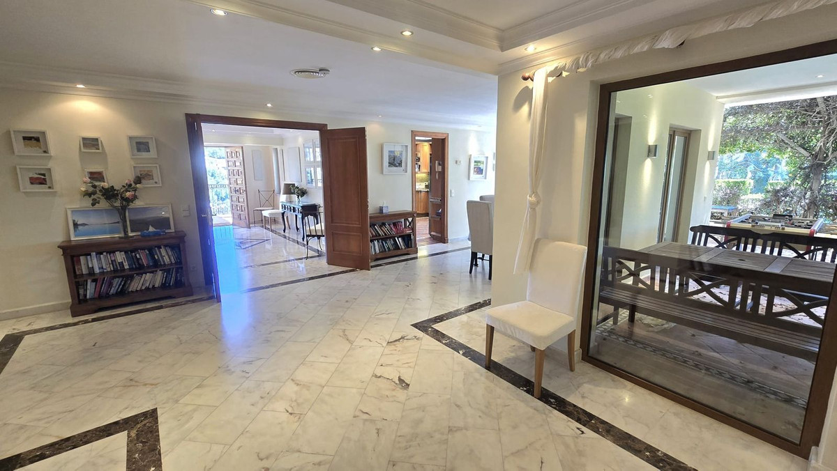 7 Bedroom Villa in Marbella - Photo 27
