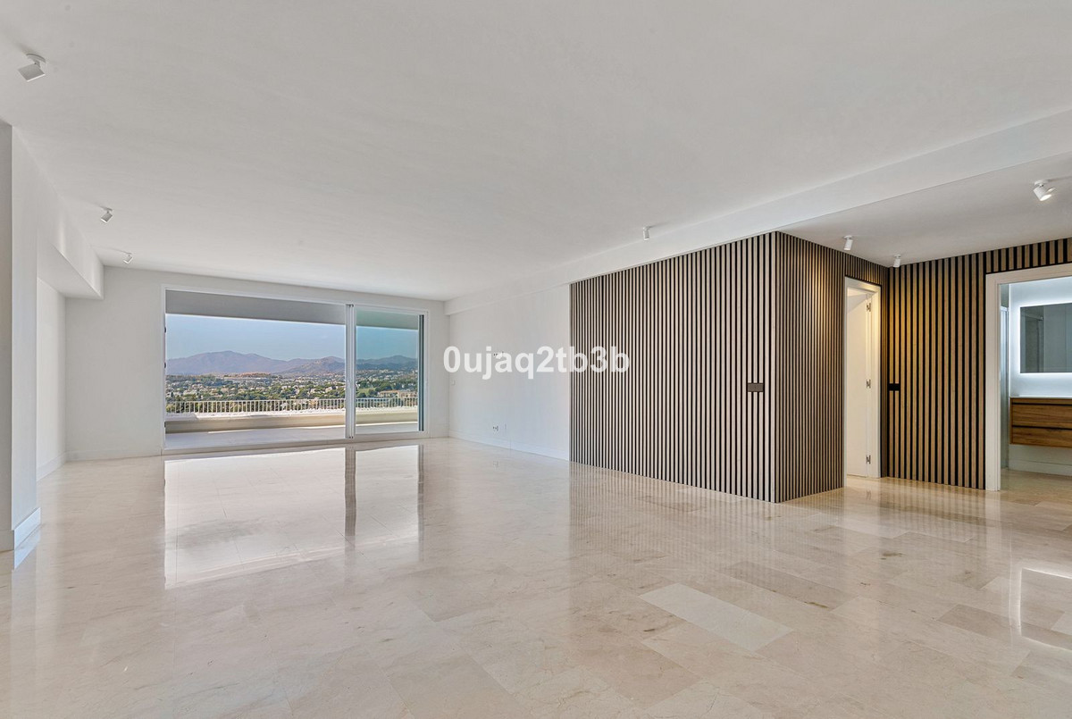 3 Bedroom Apartment in Marbella - Photo 6