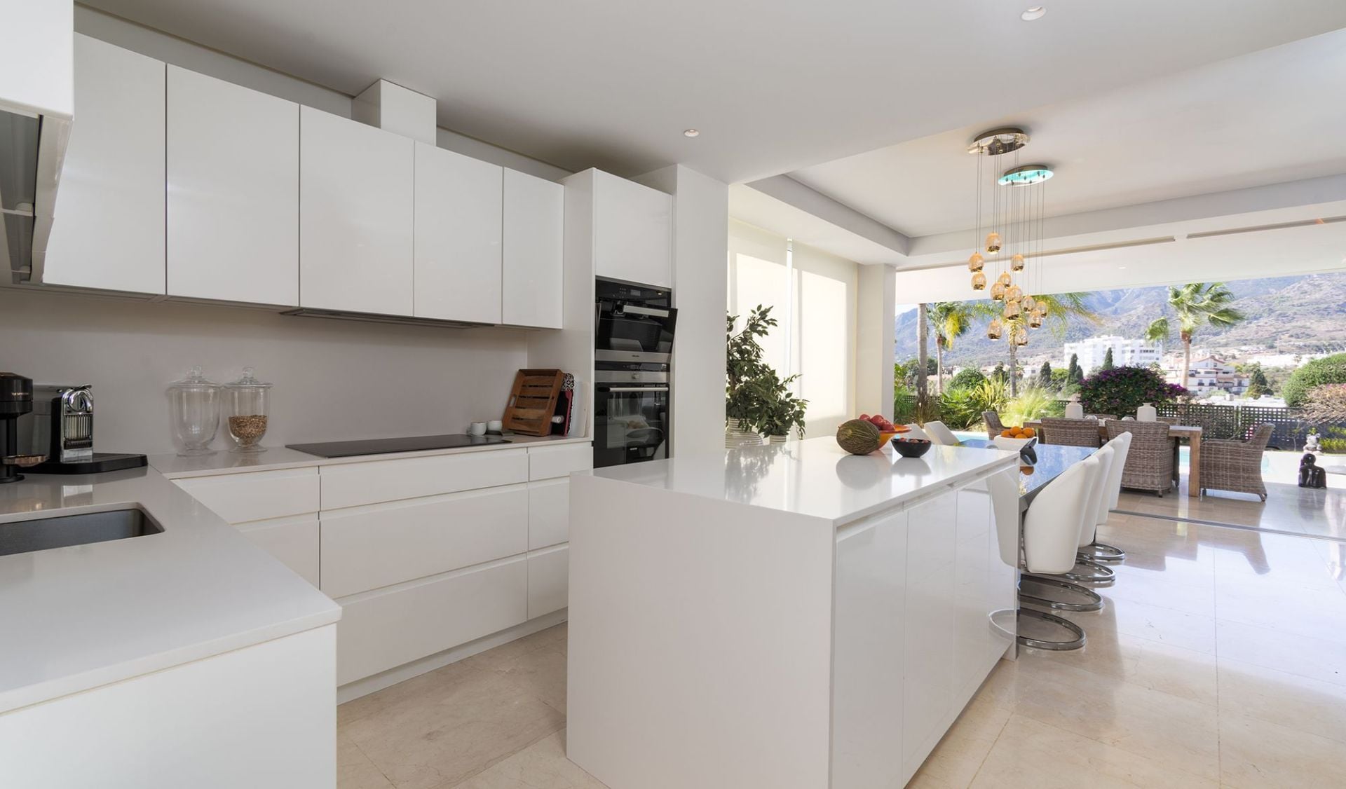 3 Bedroom Villa in Marbella - Photo 7