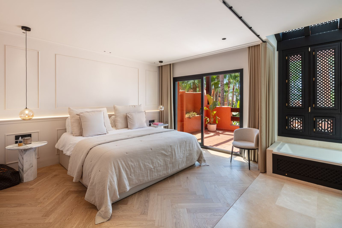 4 Bedroom Townhouse in Marbella - Photo 15