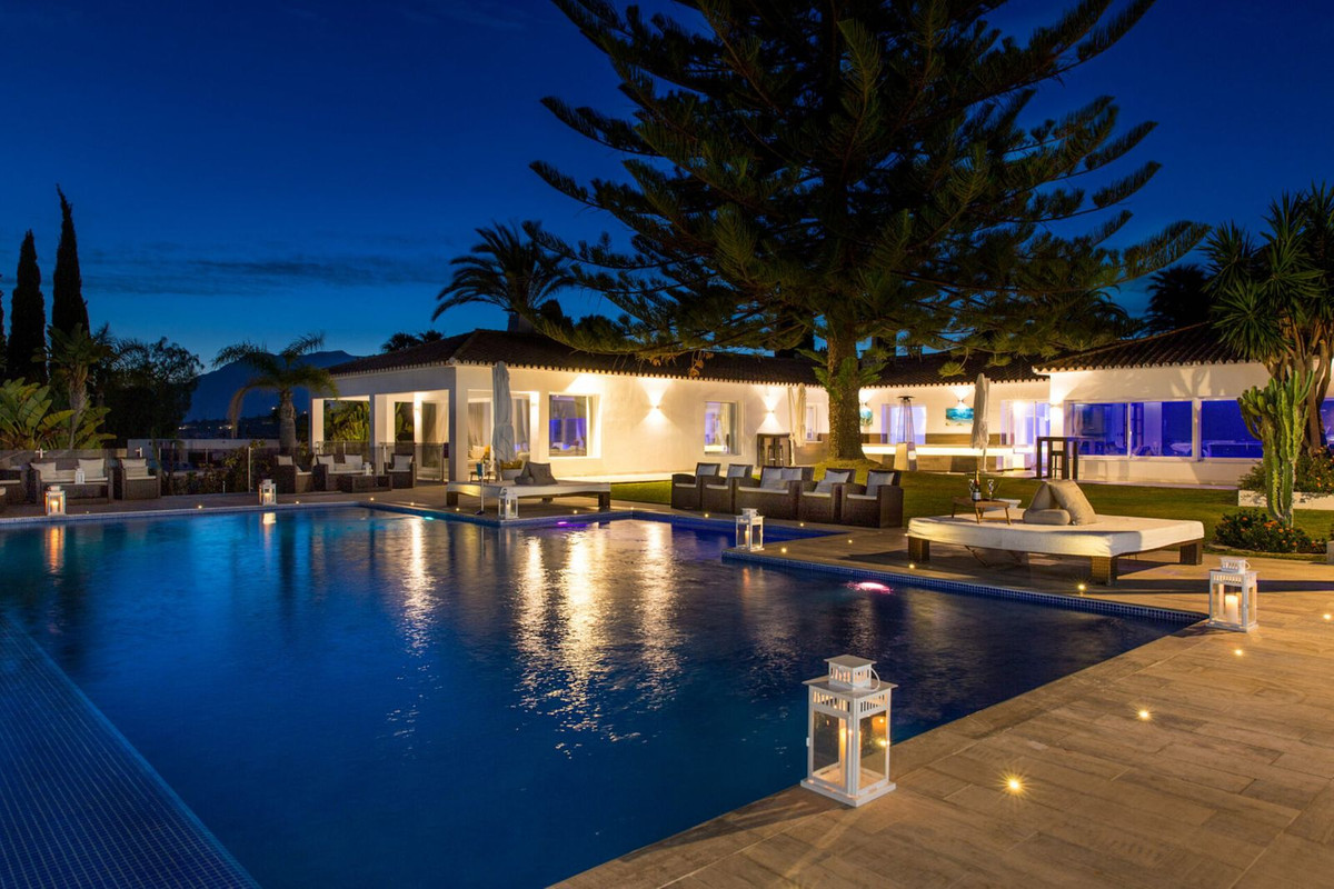 8 Bedroom Villa in Marbella - Photo 19