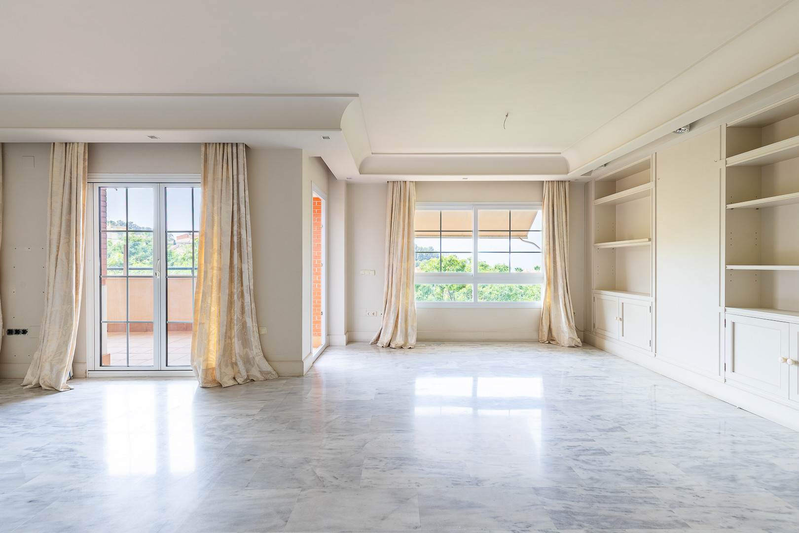 5 Bedroom Penthouse in Málaga - Photo 2