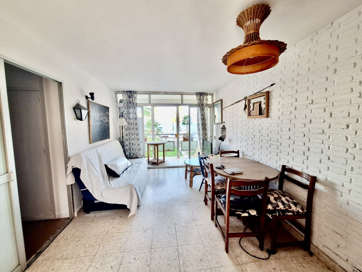 1 Bedroom Apartment in Benalmádena - Фото 2