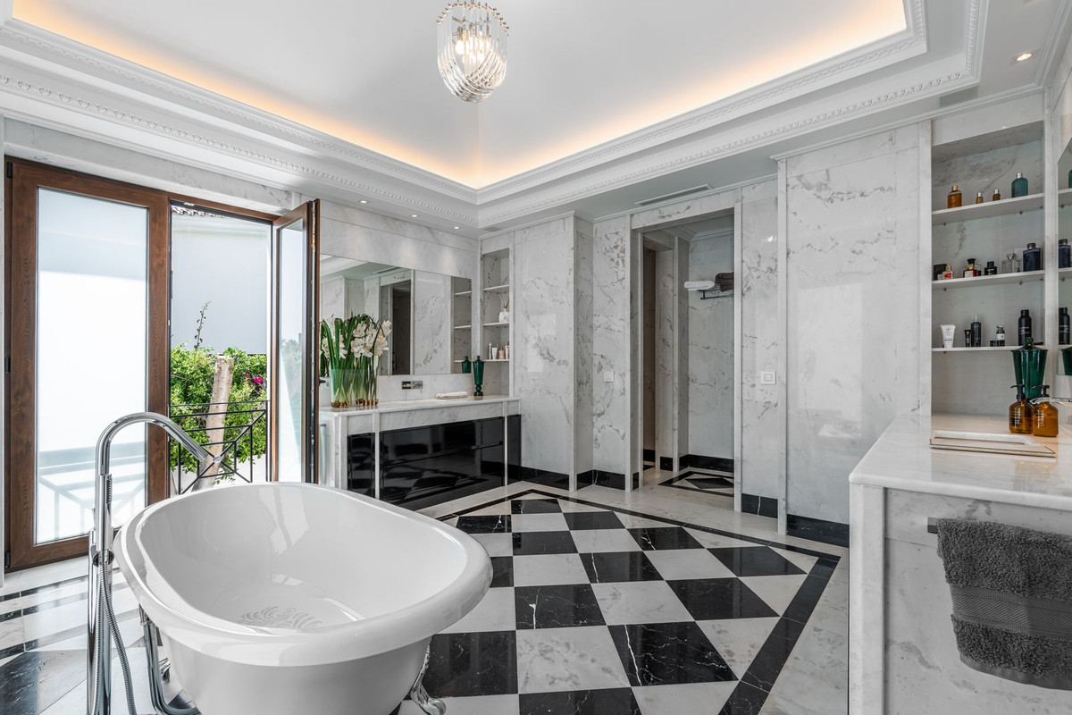 8 Bedroom Villa in Marbella - Foto 15