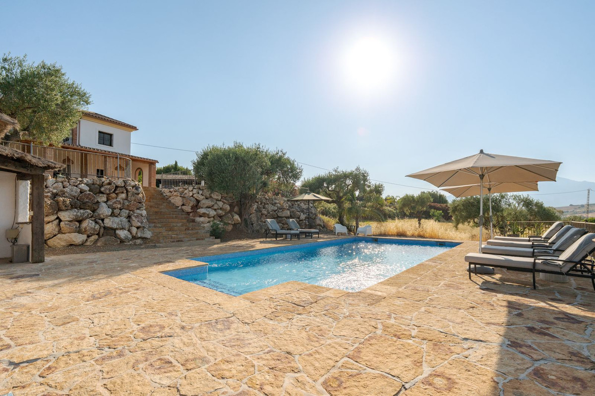 3 Bedroom Villa in Coín - Photo 8