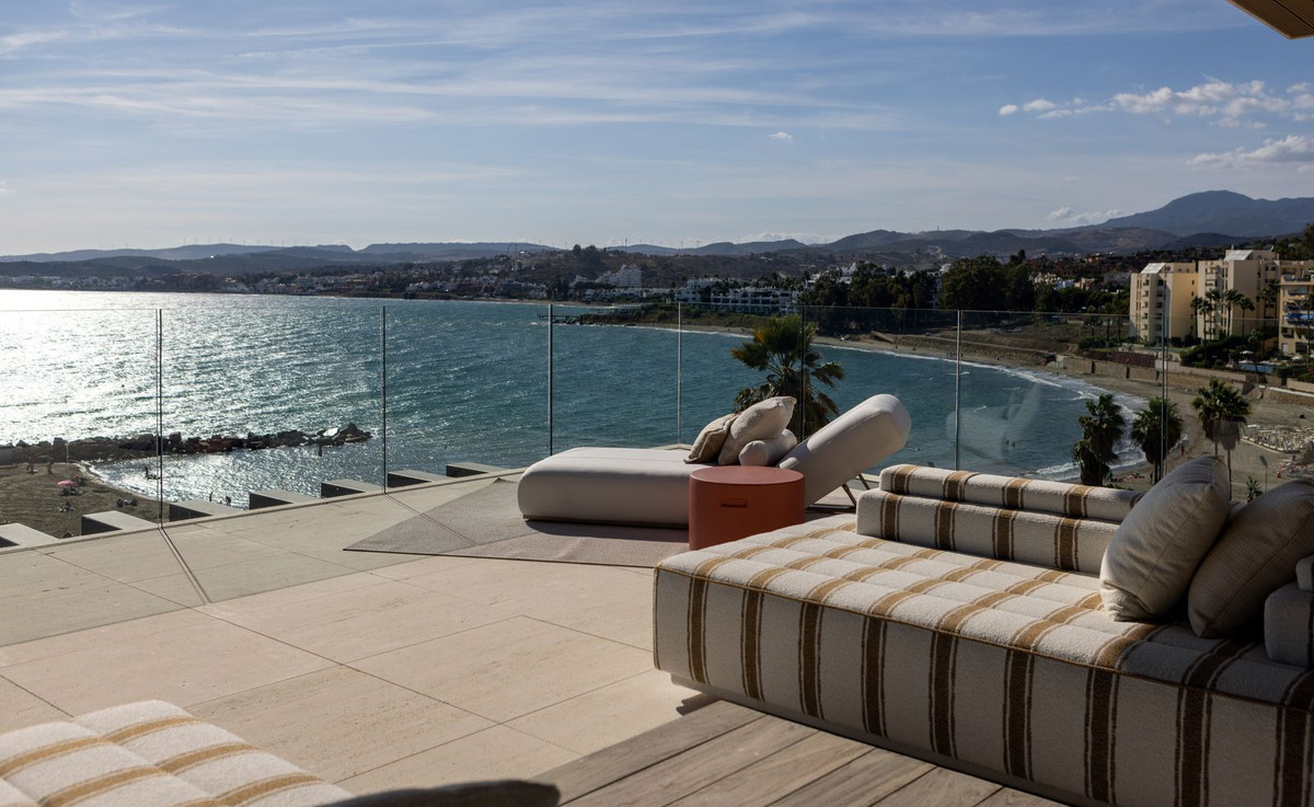 3 Bedroom Villa in Estepona - Photo 2