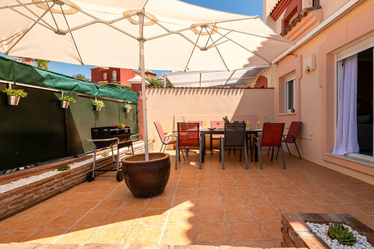 4 Bedroom Villa in Marbella - Photo 13