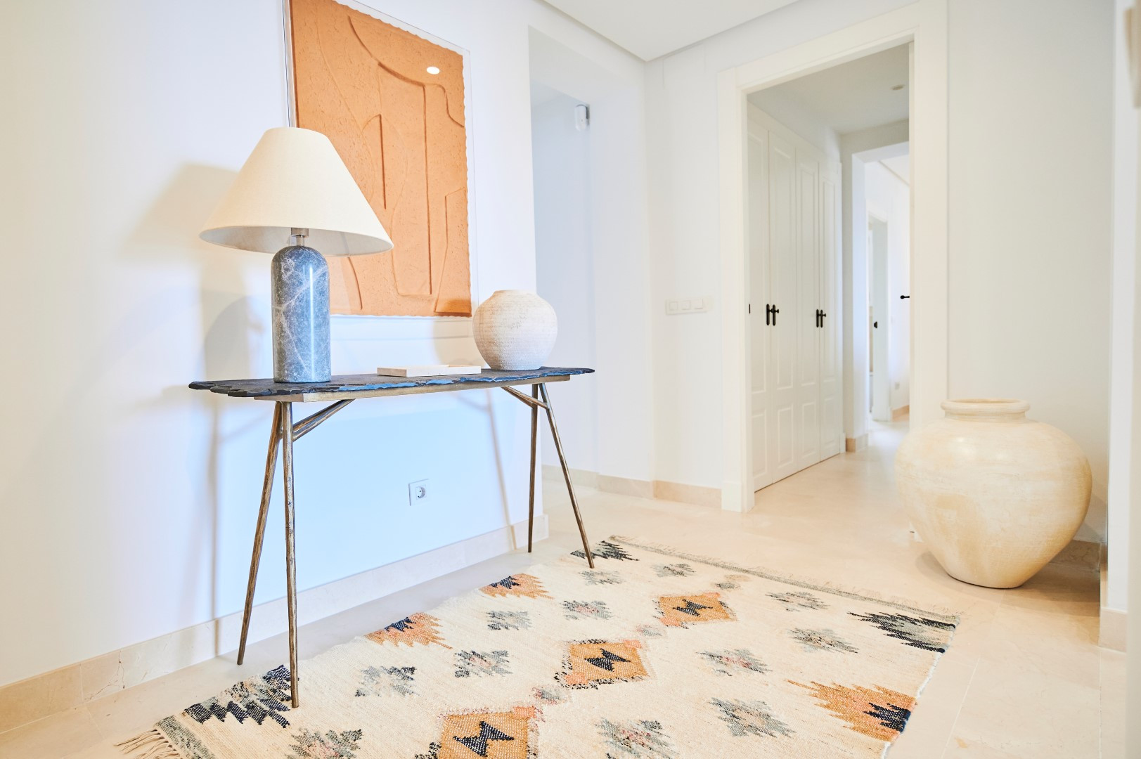 2 Bedroom Apartment in Marbella - Photo 24