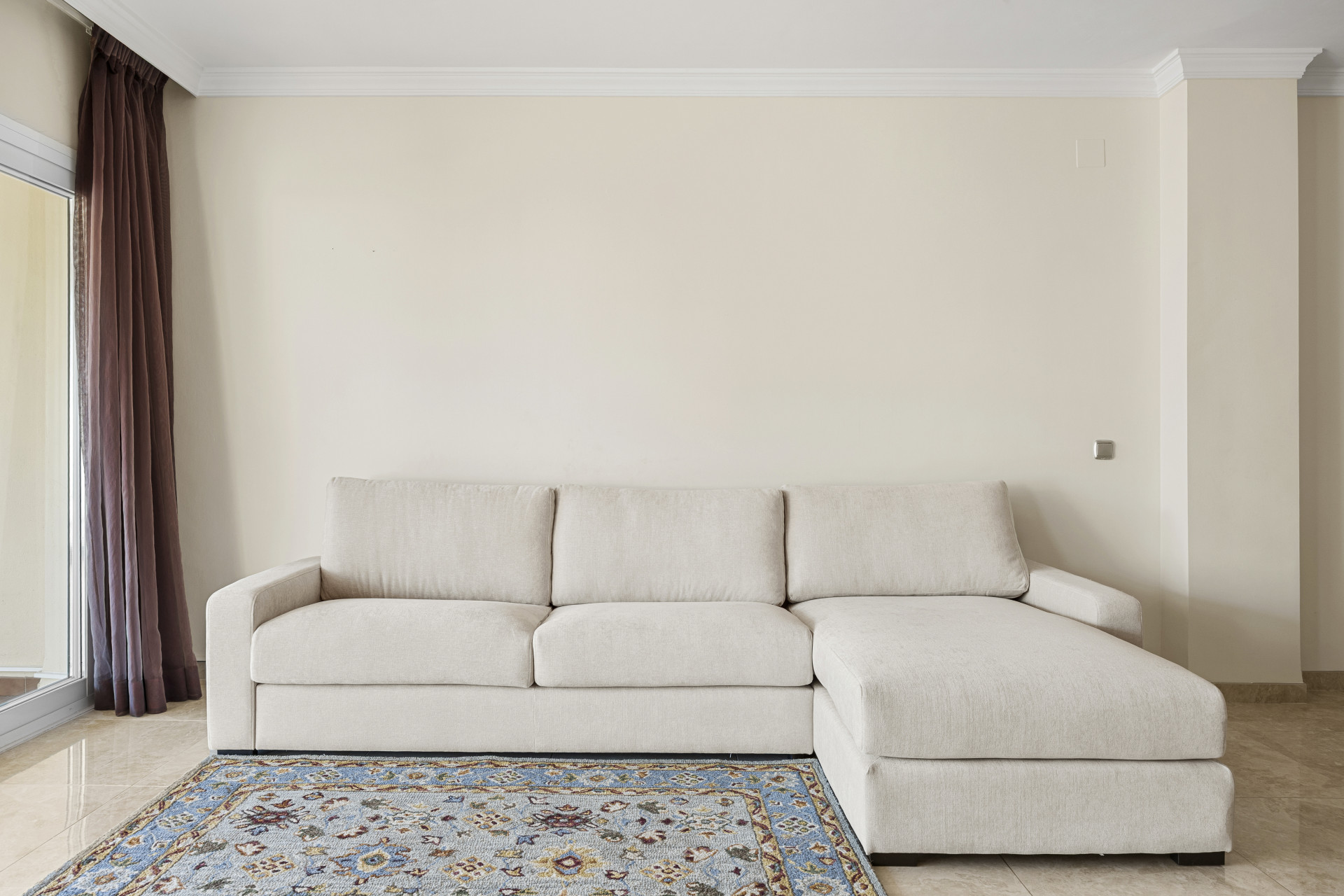2 Bedroom Apartment in Estepona - Photo 6