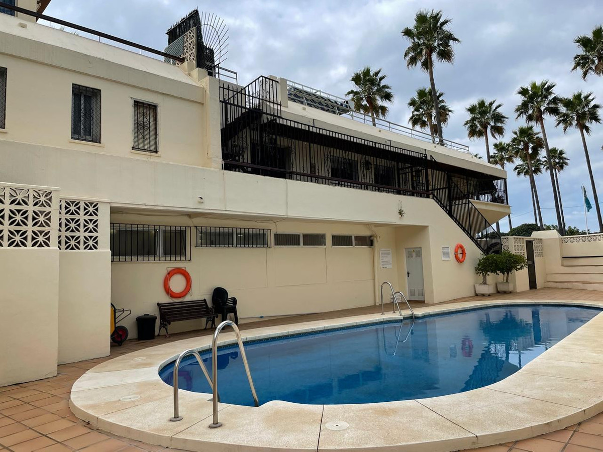 4 Bedroom Apartment in Marbella - Photo 9