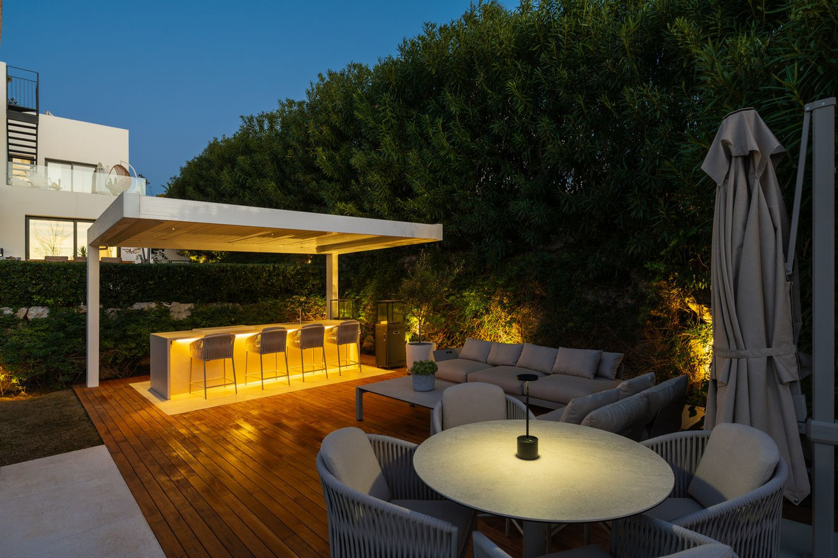 6 Bedroom Villa in Marbella - Photo 4