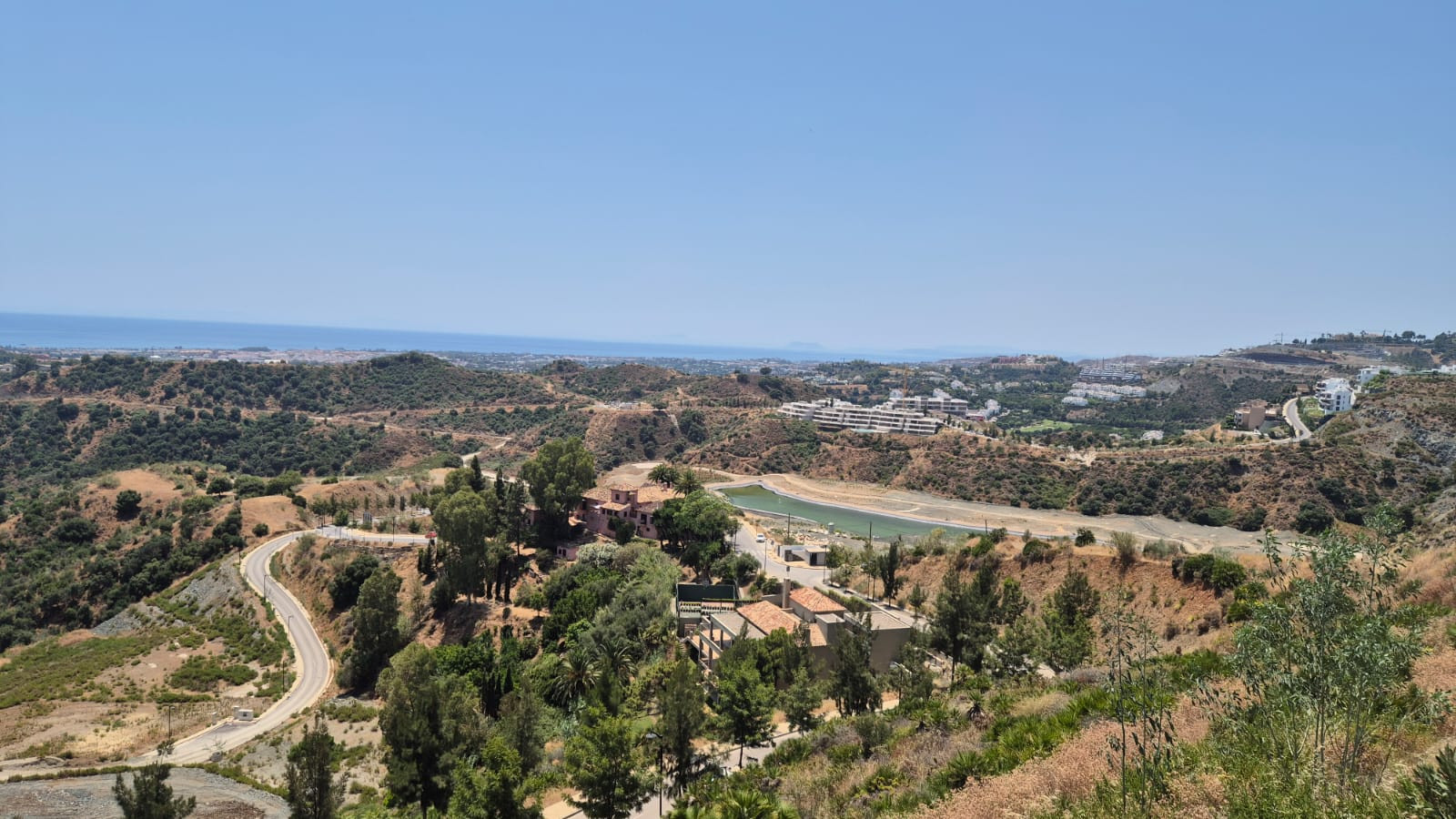 1,587 m² Plot in Benahavís - Photo 2