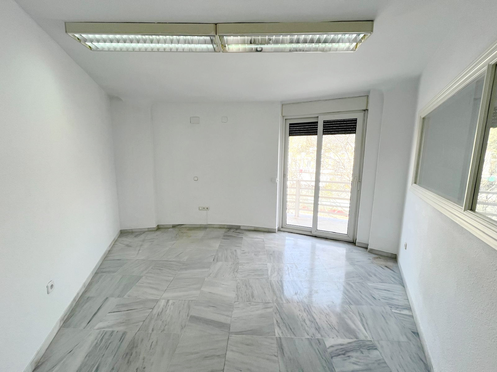 2 Bedroom Apartment in Marbella - Photo 11