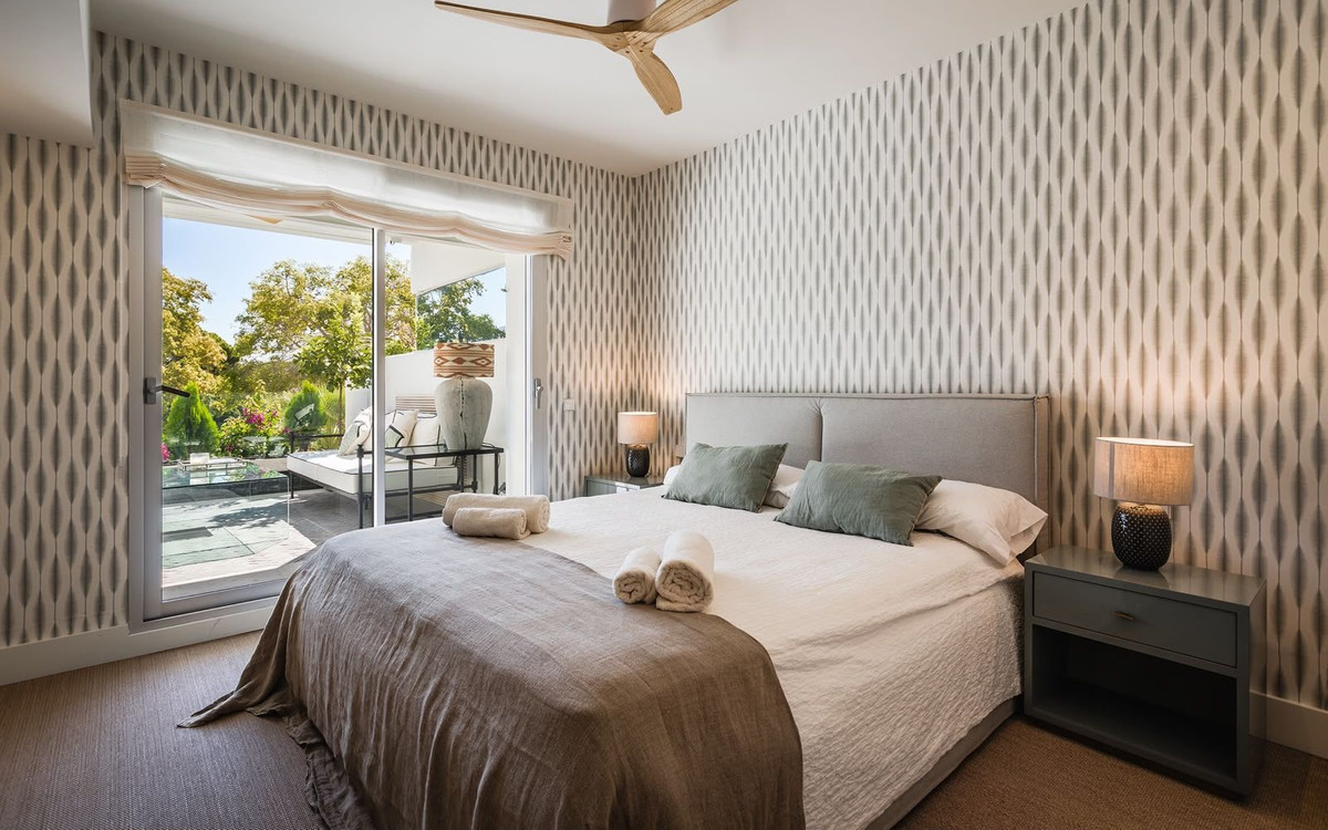 3 Bedroom Apartment in Marbella - Photo 10