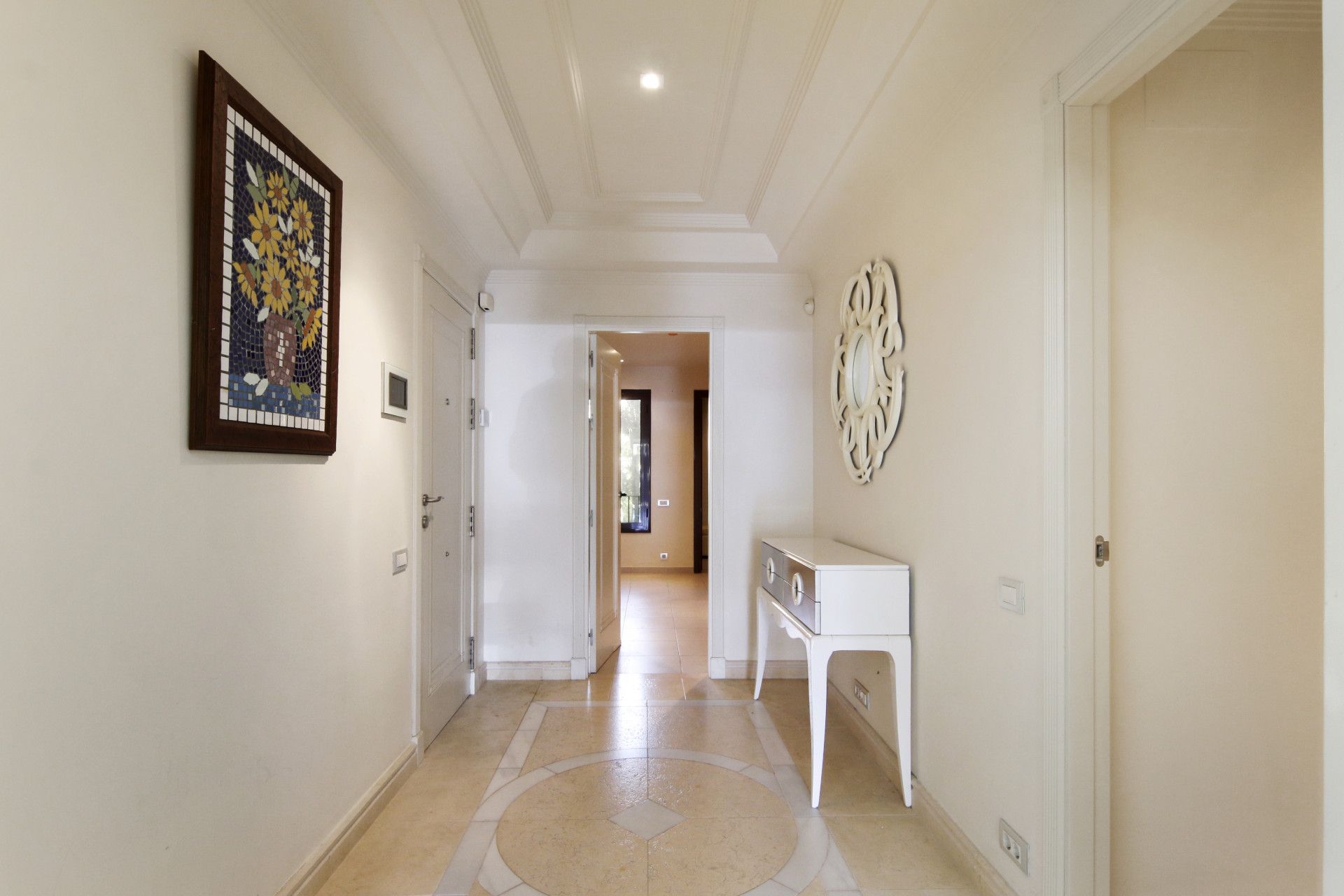 2 Bedroom Apartment in Estepona - Photo 14