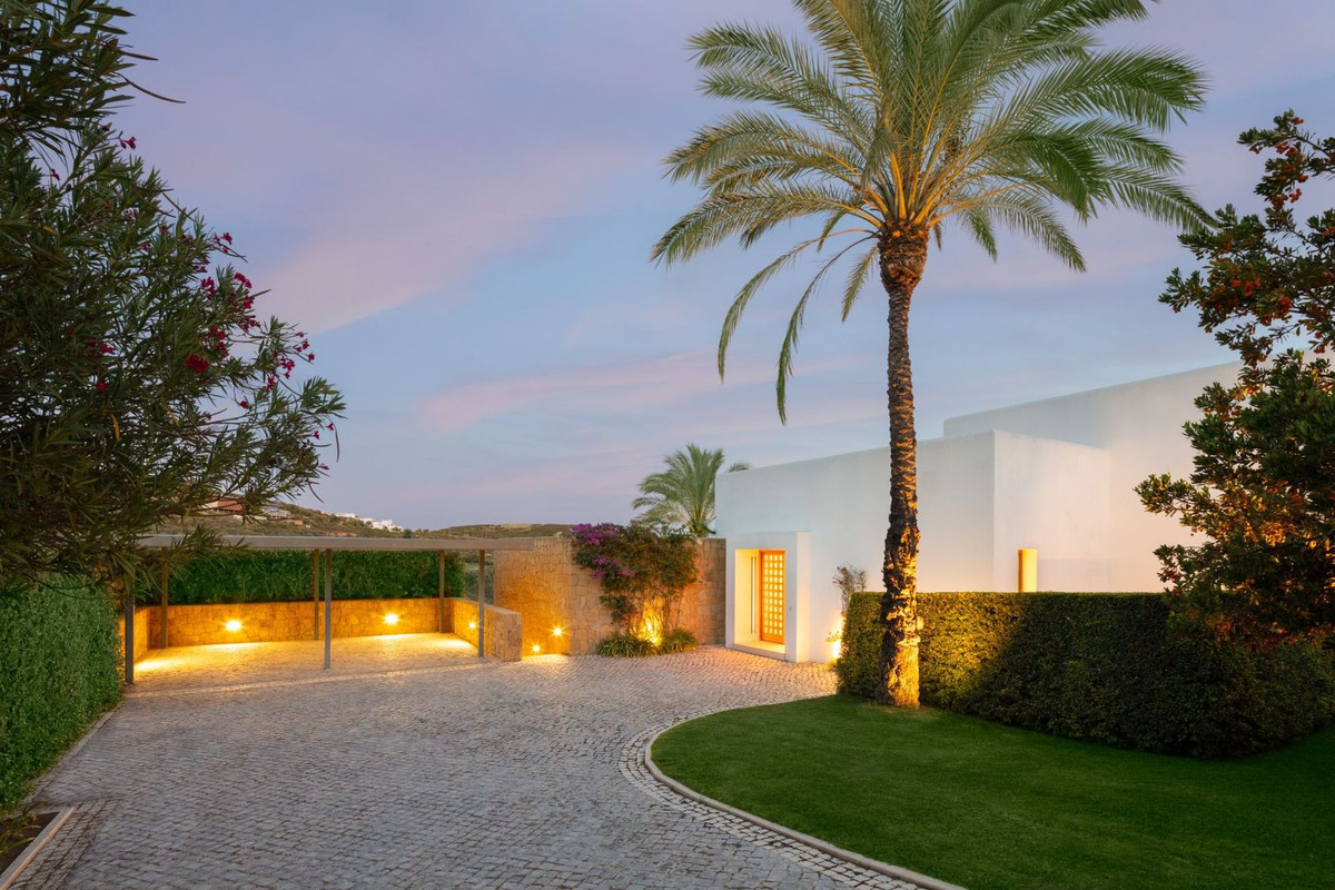 6 Bedroom Villa in Casares - Photo 24