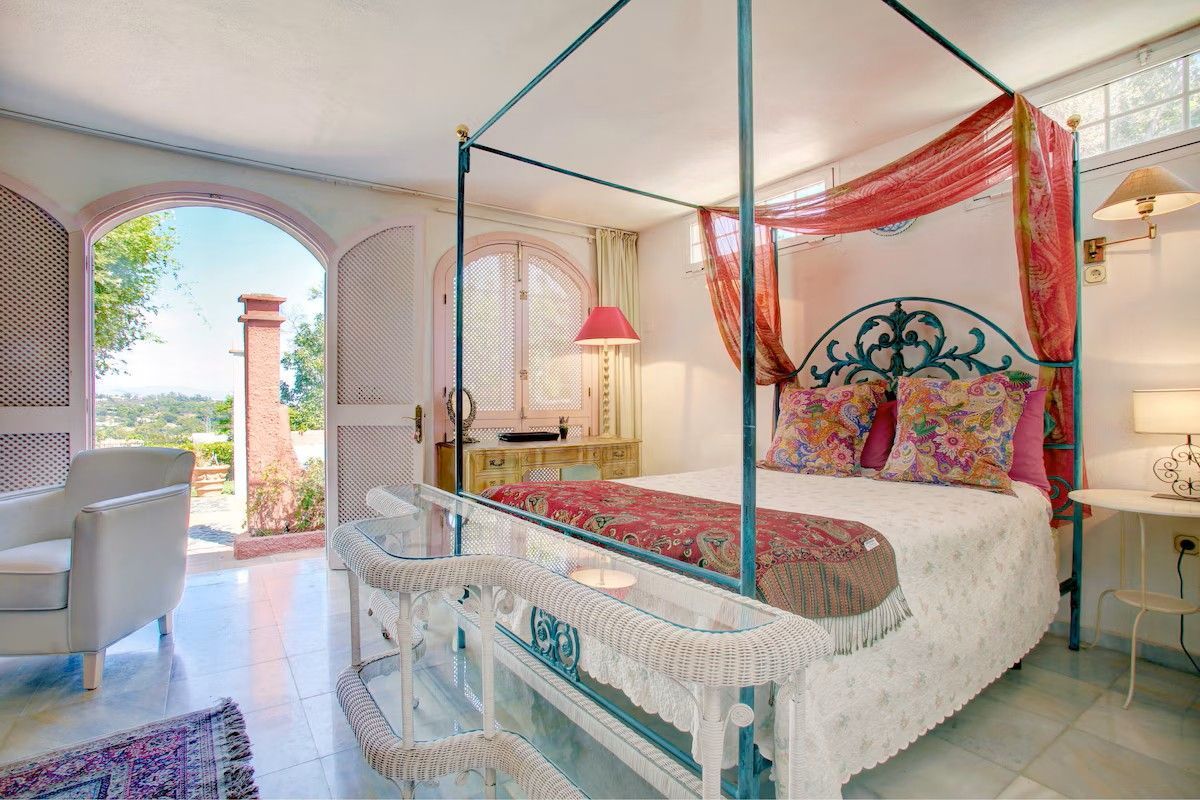 6 Bedroom Villa in Marbella - Photo 13