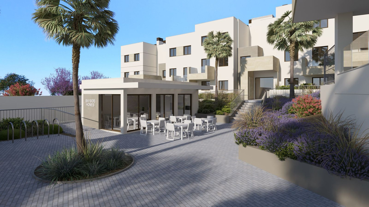 2 Bedroom Apartment in Estepona - Photo 10