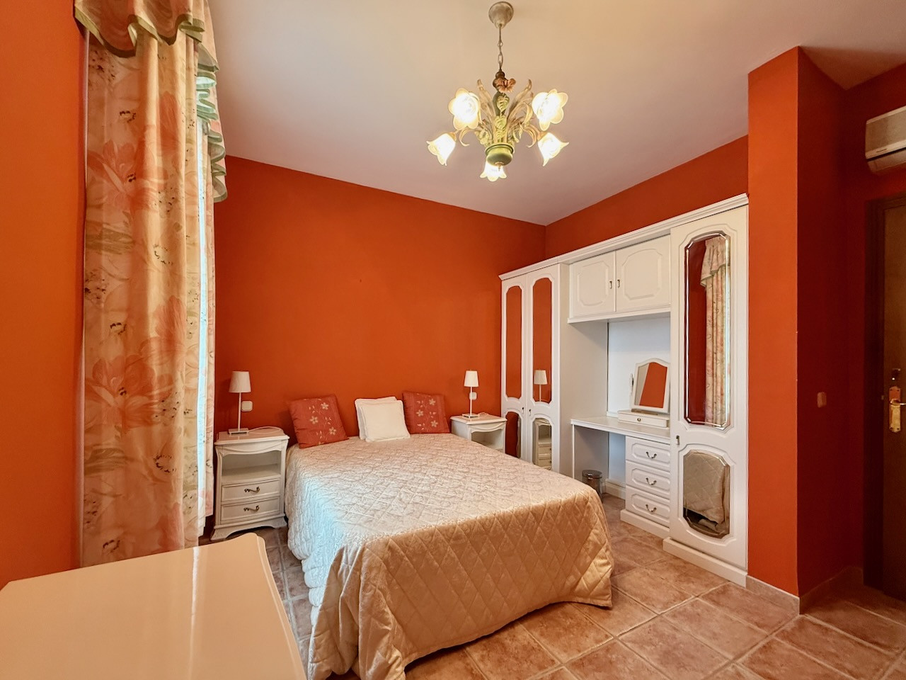 5 Bedroom Villa in La Duquesa - Photo 23