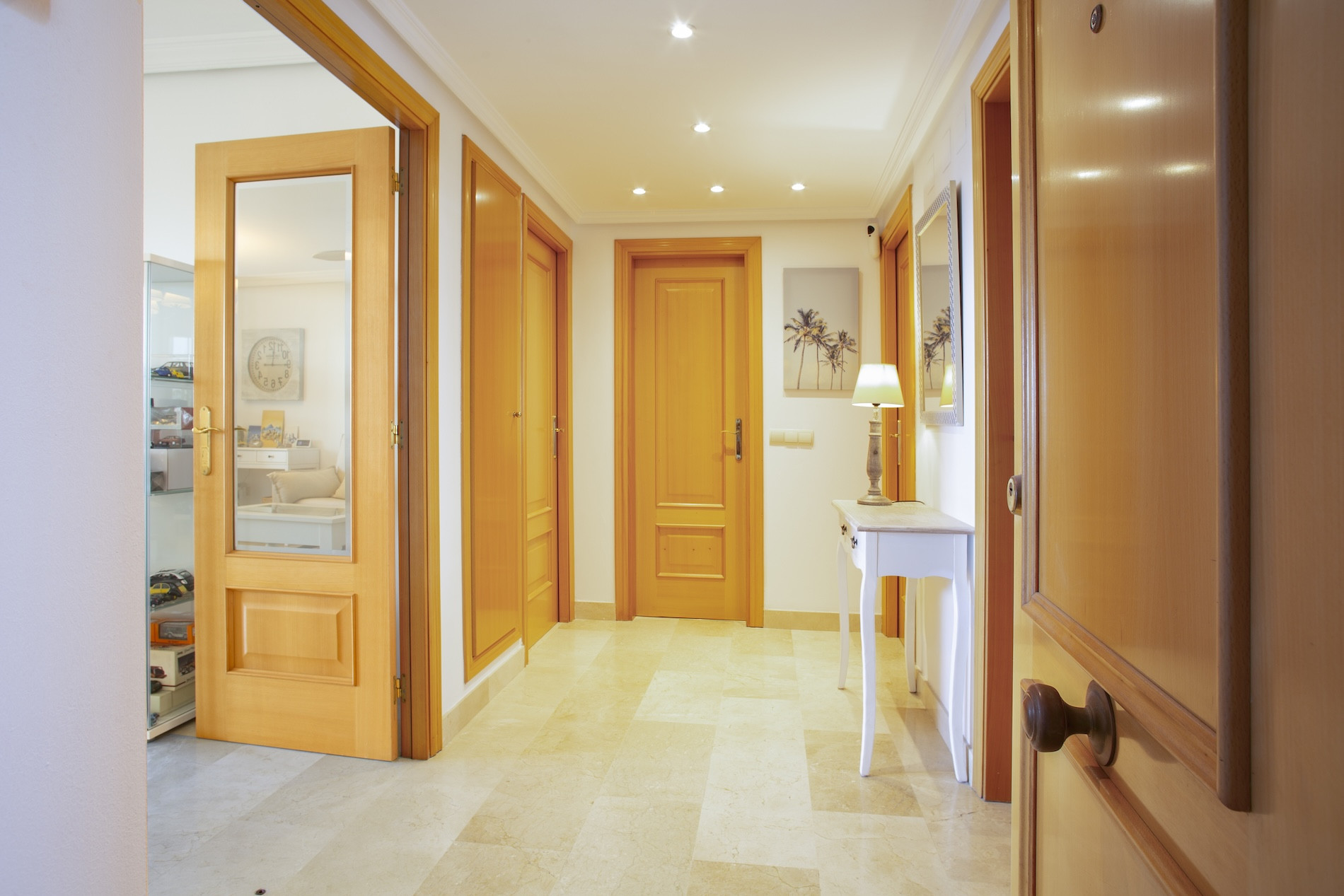 2 Bedroom Apartment in Estepona - Photo 3