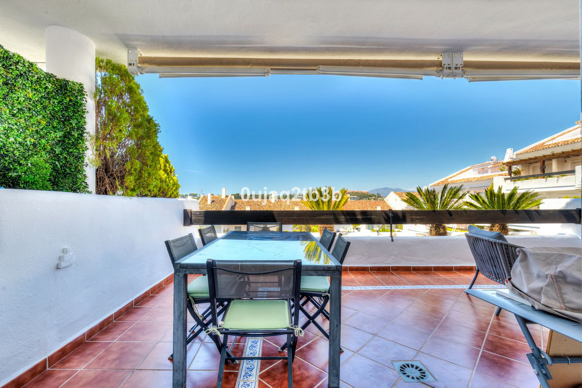2 Bedroom Apartment in Marbella - Photo 4
