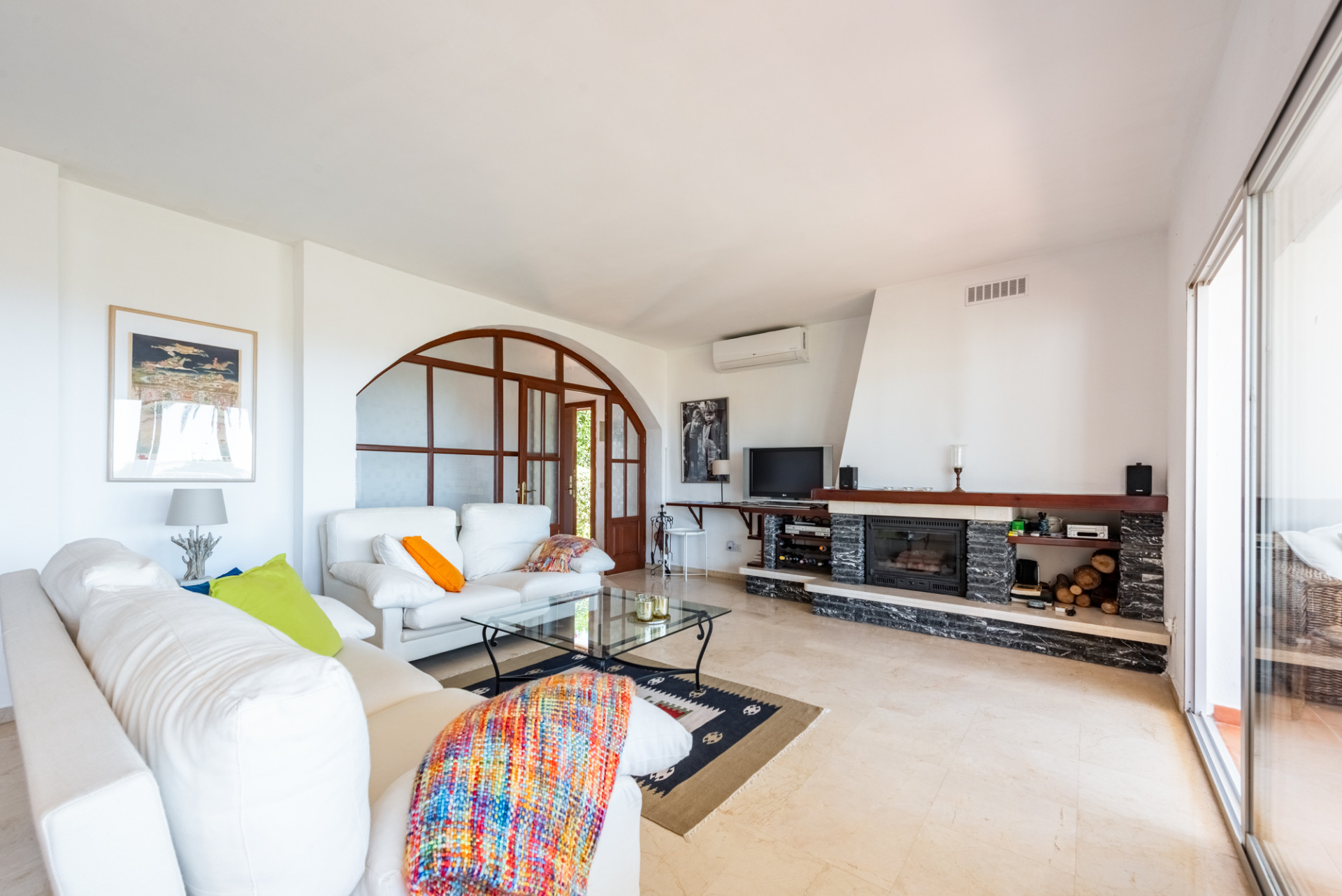 2 Bedroom Townhouse in Benahavís - Photo 7