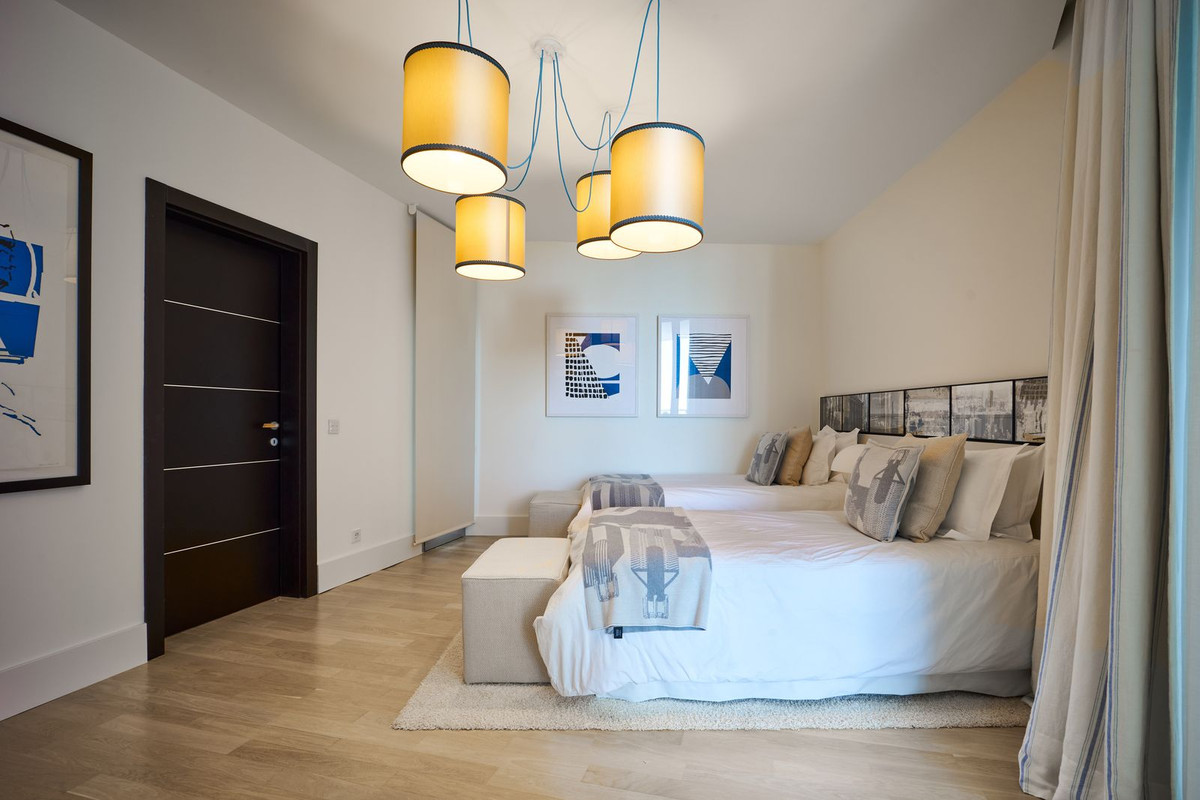 4 Bedroom Villa in Marbella - Photo 41