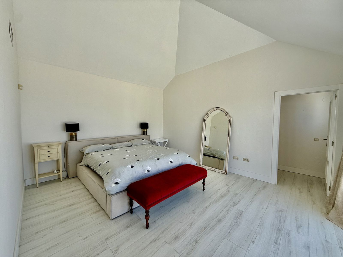 3 Bedroom Penthouse in Casares - Photo 42
