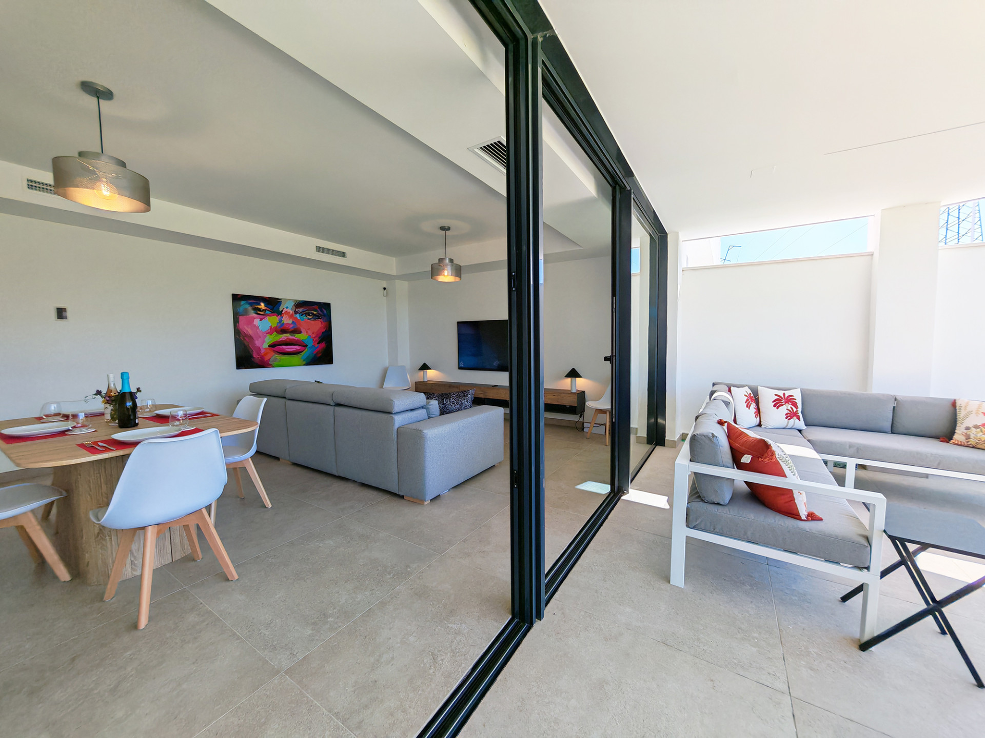 2 Bedroom Apartment in Estepona - Photo 7
