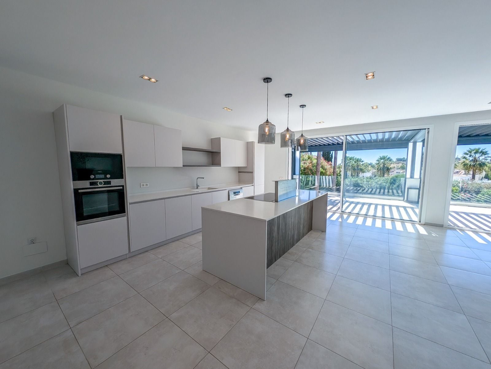 4 Bedroom Villa in Marbella - Photo 21