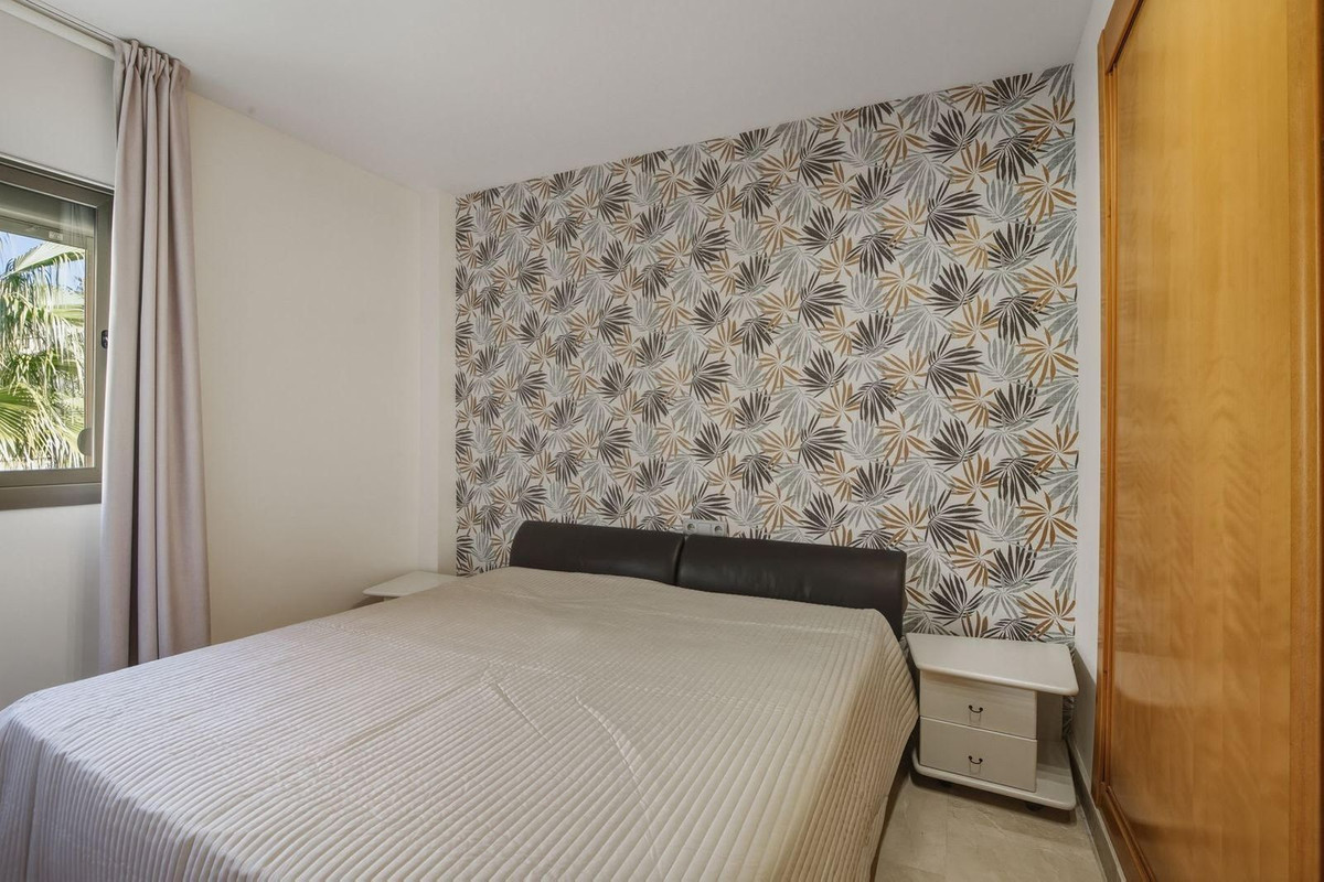 2 Bedroom Penthouse in Benahavís - Photo 8