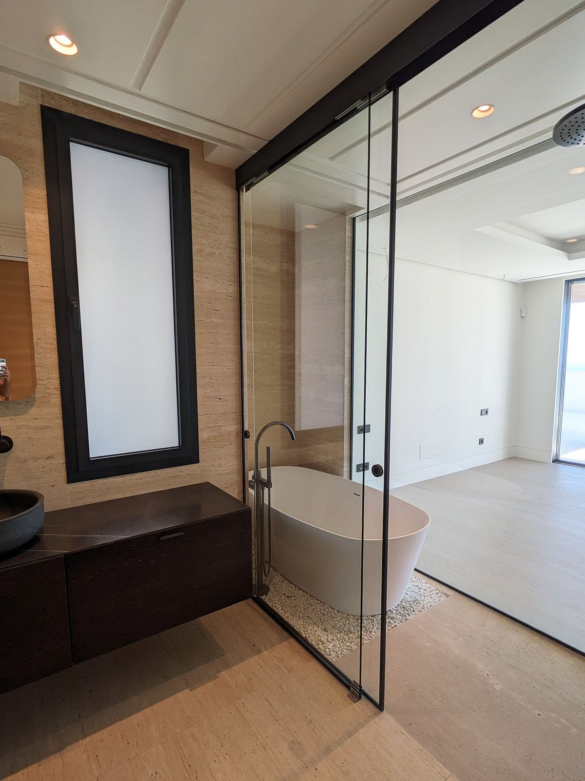 2 Bedroom Apartment in Estepona - Photo 11