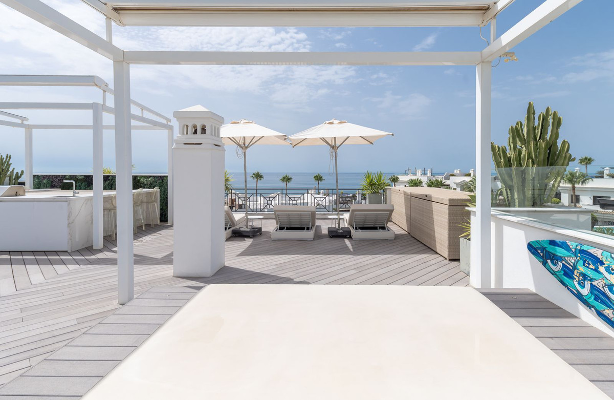 3 Bedroom Apartment in Estepona - Photo 39