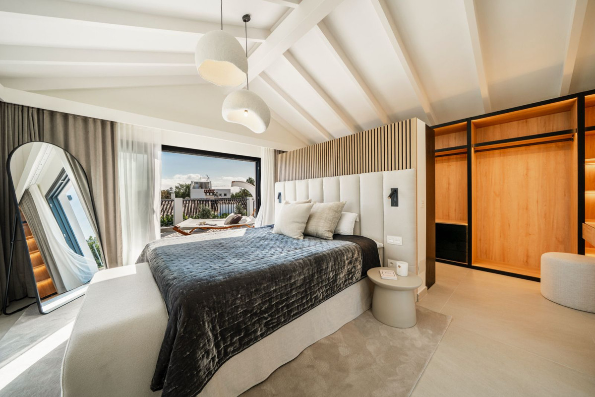 5 Bedroom Villa in San Pedro de Alcántara - Photo 7