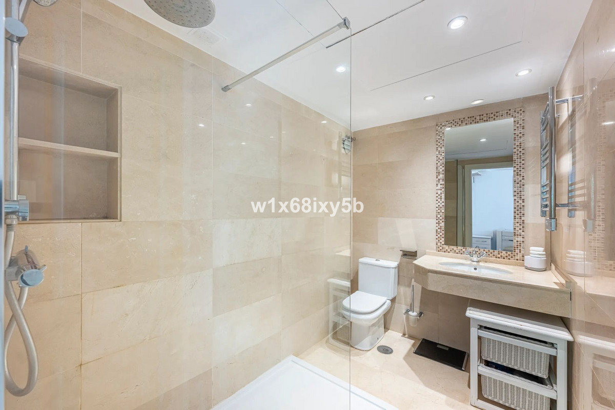 3 Bedroom Apartment in San Pedro de Alcántara - Photo 23