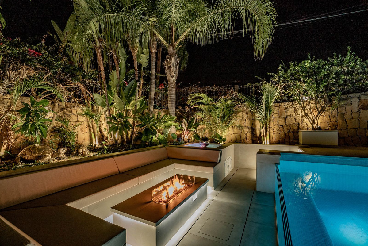 6 Bedroom Villa in Marbella - Photo 55