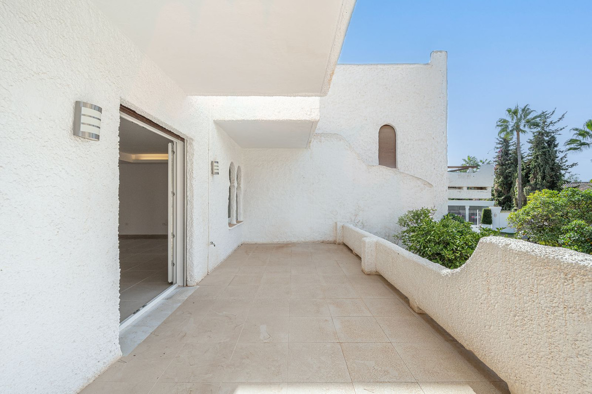 3 Bedroom Townhouse in Marbella - Photo 13